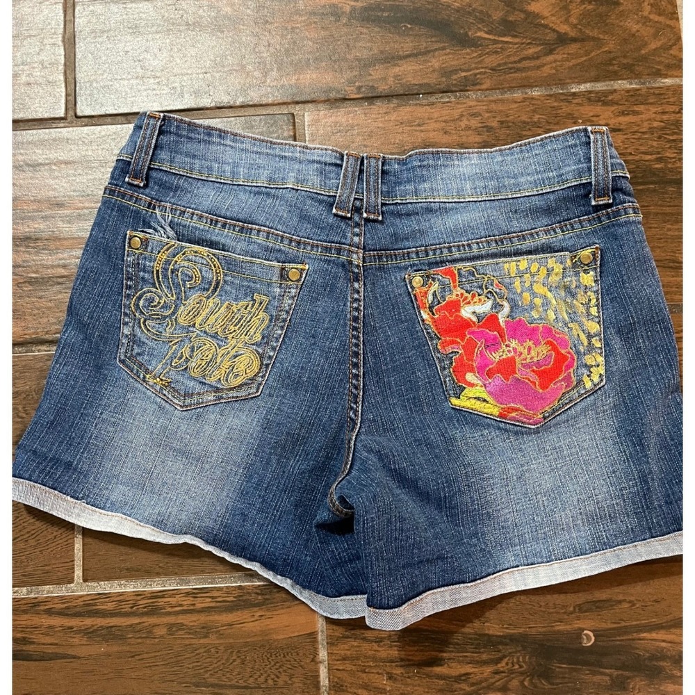 Southpole Denim Shorts Medium Wash Embroidered Floral Logo Y2K Size 11 - Picture 2 of 11